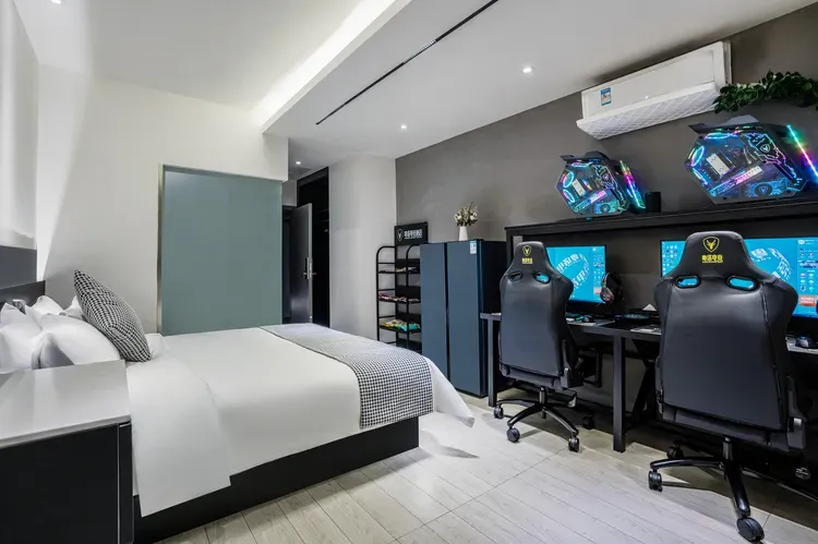 Heritage suite with attention to window light and seating